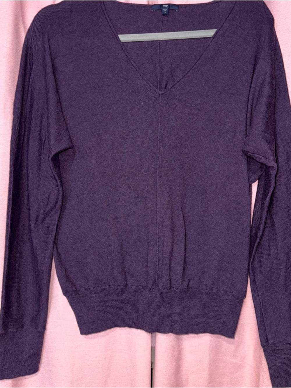 GAP Plum V-Neck Lightweight Sweater - Women's
